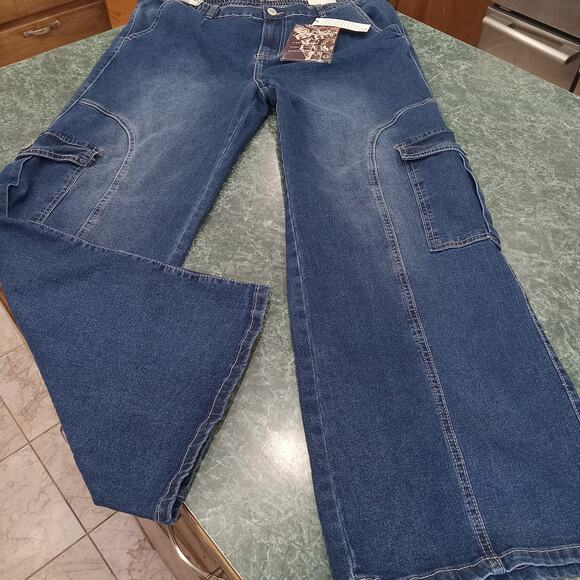 New VIP Jeans Cargo Flare Leg Denim Utility Pockets Stretch Women's Plus 2x 20 - Picture 1 of 15